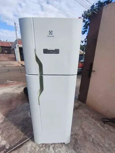 Geladeira Electrolux Frost Free 372 litros ZAP *