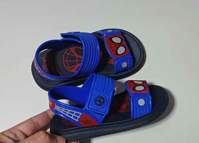 Sandália infantil tamanho 22 do homem aranha