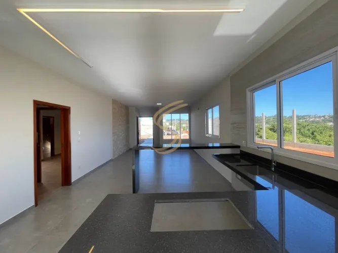 More no Alto do São Domingos: Casa com Suíte e Amplo Terreno de 600 m²