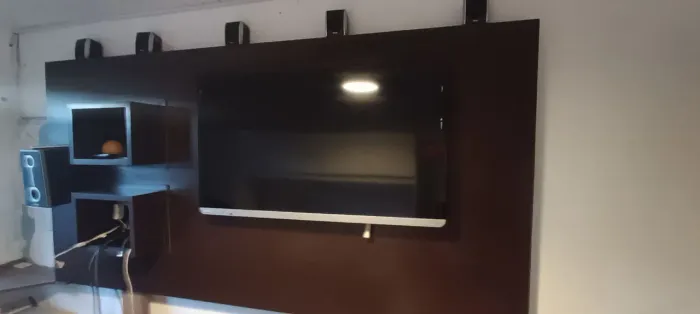 Painel com TV