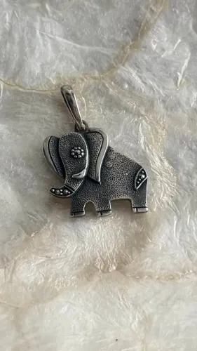 Pingente de prata com marcassitas 2cm de altura & 1cm de largura (novo) disponivel 