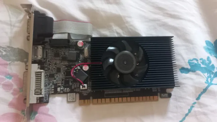 Placa de Vídeo Nividia 1GB DDR3