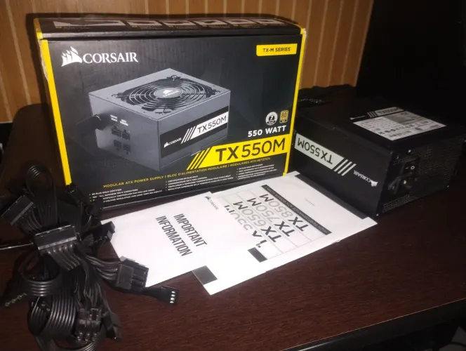 Fonte Corsair 550 modular 80 plus gold 7 anos