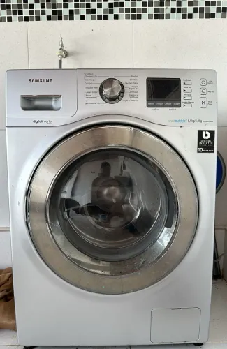Vendo máquina lava e seca Samsung com defeito