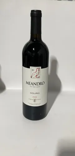 Vinho Meandro do Vale meão 2023