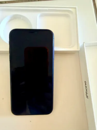 Vendo iPhone 11 black 64 GH