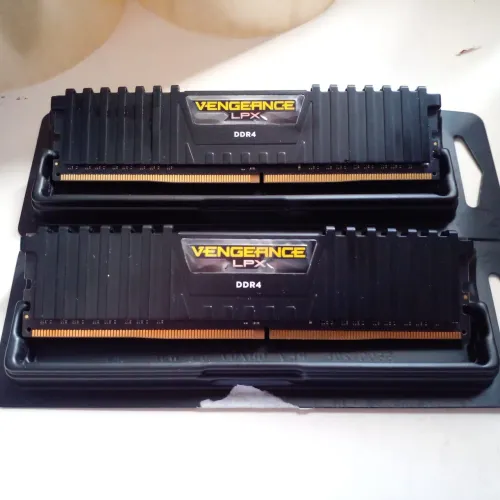 MEMÓRIA RAM - DDR4, 2x 8GB - CORSAIR VENGEANCE 3000GHZ