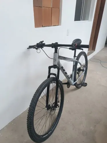 Bicicleta aro 29 zerada comprei menos de um mês