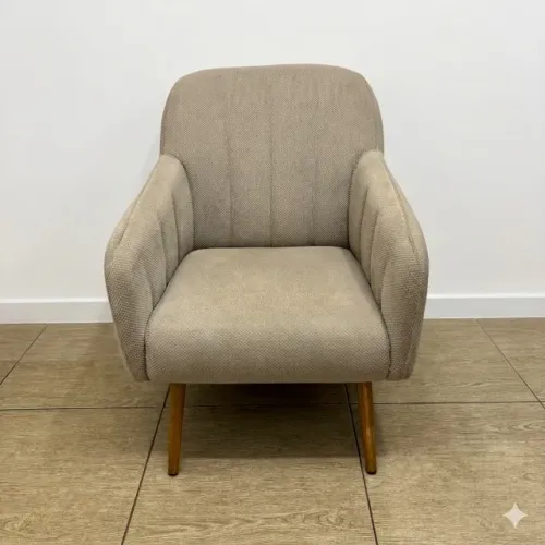Poltrona Retrô Pé Palito - Bege / Fendi - Confortável em ótimo estado