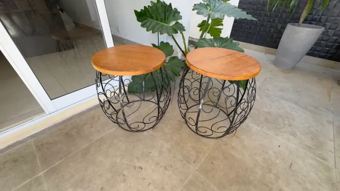 Banquetas em madeira maciça * Pagamento na retirada! Não Olx ! 