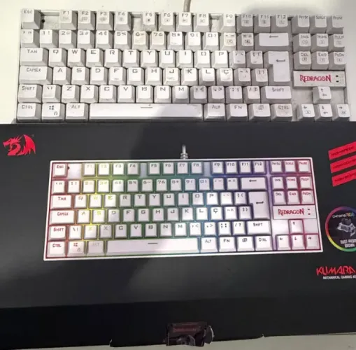 TECLADO MAGNÉTICO GAMER KUMARA PRO RGB BRANCO SWITCH MARROM