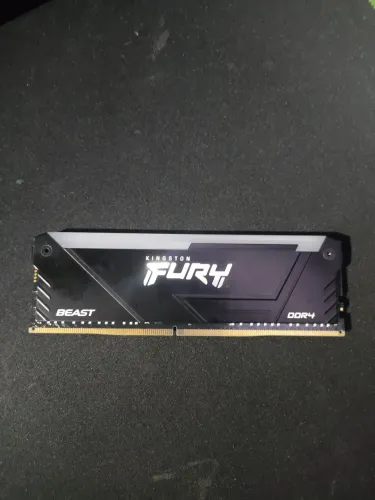 Memória 16GB DDR4 - Kingston Fury Beast RGB