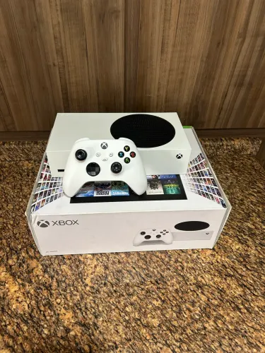 Xbox Series S 512GB | Completo Estado de novo | Um ano de uso