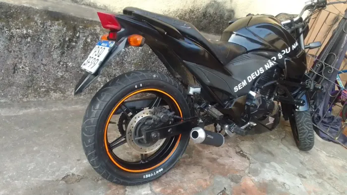 Vende se está moto boa