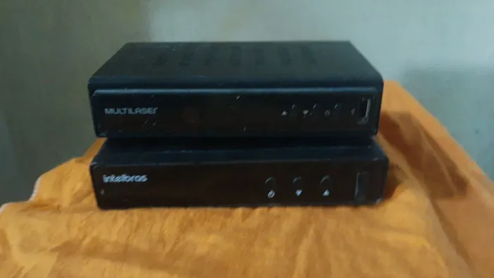 Dois conversores completo com cabo e controle, vendo os dois ou individual 