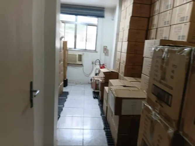 Apartamento de 2 quartos á venda, com destinação comercial, em frente ao Clube Municipal