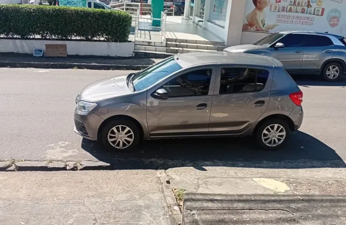 Renault Sandero Life Flex 1.0 12V 5P Mec. 2020
