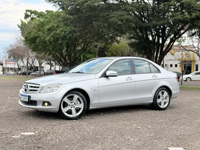 Mercedes-Benz C-180 CGI Classic 1.8 16V 156cv Aut. 2011