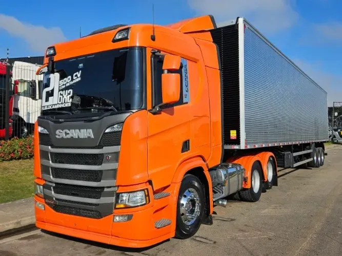 Scania R500 6x2 Ano 2021 Teto Alto Automático Euro 5 RETARDER +Baú 3 Eixos Nostra 2027 0km