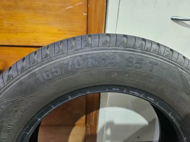 Par de Pneus Usados Continental 165/70/R14 85T - Exc. Estado