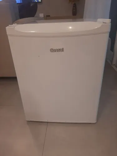 Frigobar Cônsul CRC08