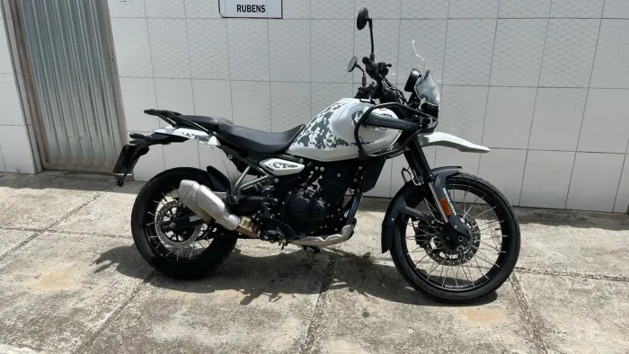 Himalayan 450 Kamet White único dono