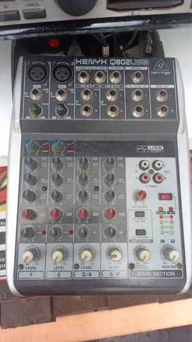 Mesa de som behringer