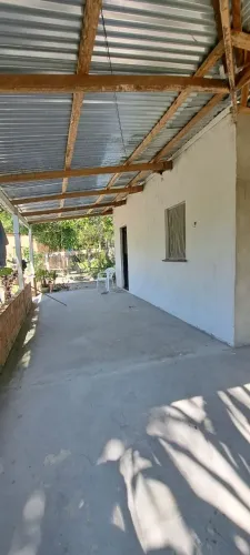 Vende se a casa e o terreno