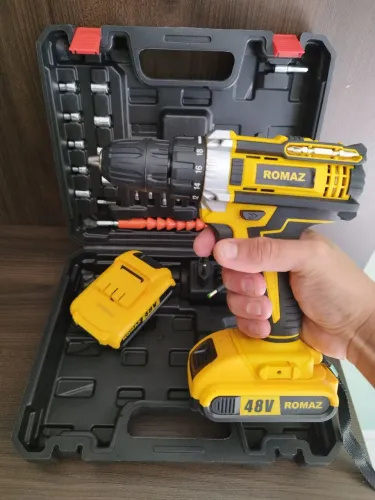 Kit Parafusadeira e Furadeira + 2 Baterias 48V Recarregável (NOVA)