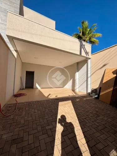 ALUGA-SE EXCELENTE CASA COM 3 SUÍTES NA 404 SUL codigo: 361562