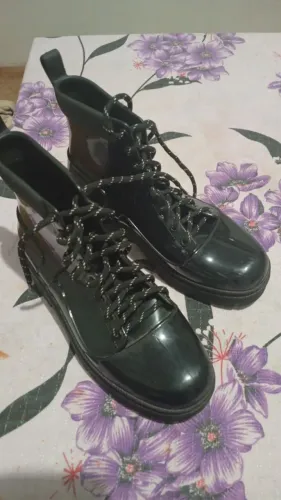 Vendo essa bota feminina top exposição chegando aí marca Zaxy original N:36/37