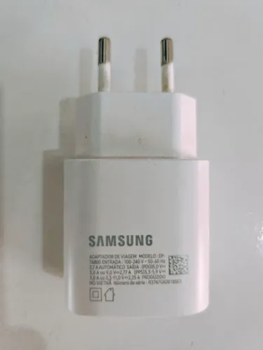 Carregador de celular Samsung. Original. Bem conservado!!!!