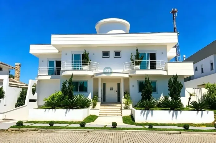 Alugo casa alto padrão, com 06 quartos, 840m², piscina, ampla área gourmet no bairro Jurer