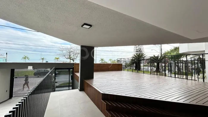 Mobiliado com 4 quartos na Beira Mar