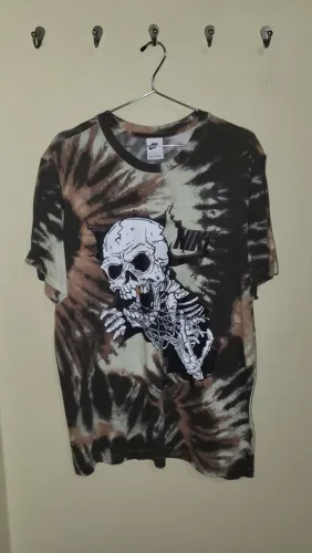 Camiseta Nike Tie-Dye Caveira Basquete Tam G