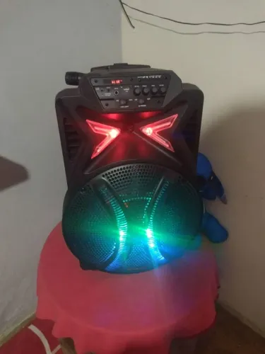 Vendo som novo seis dias de uso