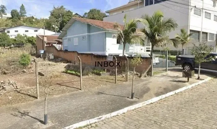 INBOX CIA IMOBILIÁRIA ALUGA CASA INDIVIDUAL COM 05 QUARTOS LOCALIZADA NO BAIRRO SANTA MART