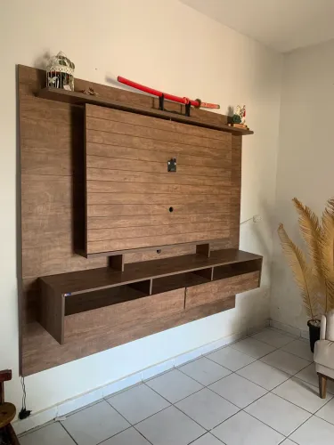 Painel de TV de madeira - design moderno e acabamento premium