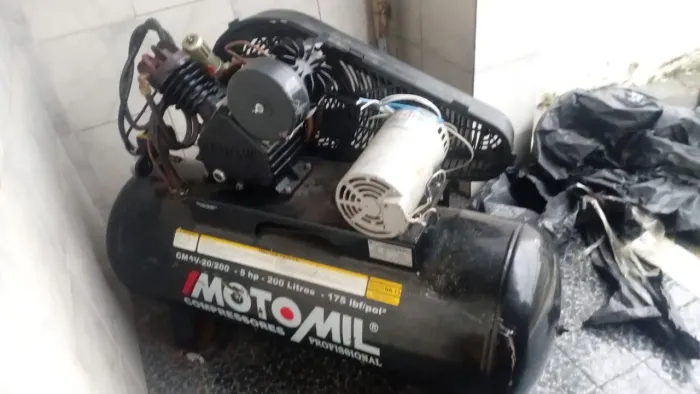 Compressor MotoMil 5HP - 200L - Trifásico Muito Conservado