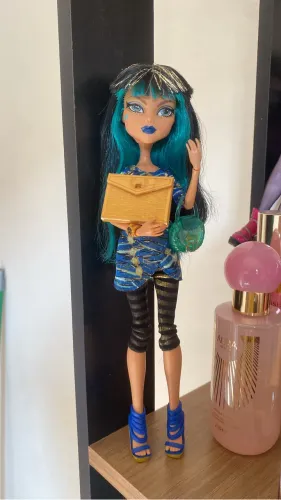 Monster high cleo picture day