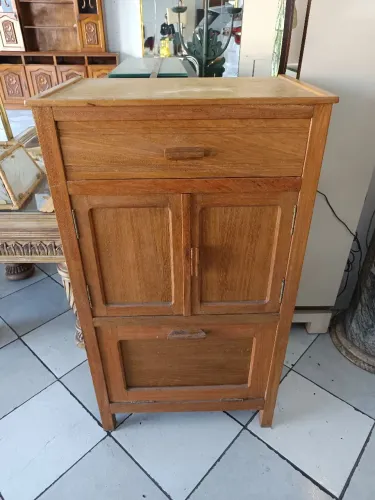 Sapateira ou armarinho em madeira 