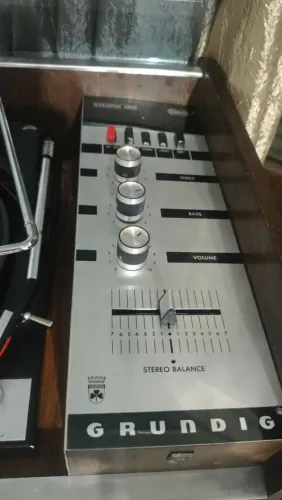 Toca Disco Grundig vitrola antiga original