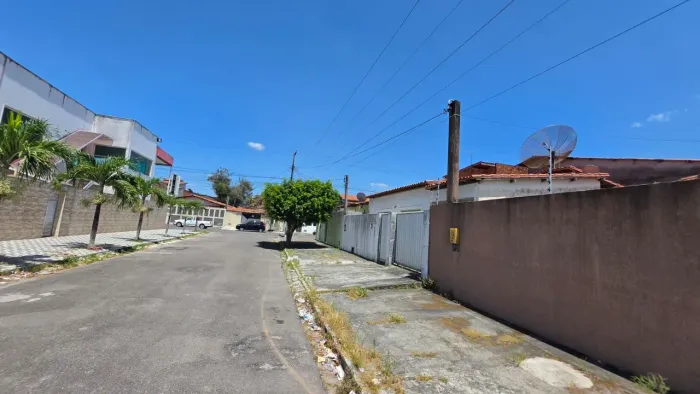 Alugo casa de 2/4 no bairro Brasília