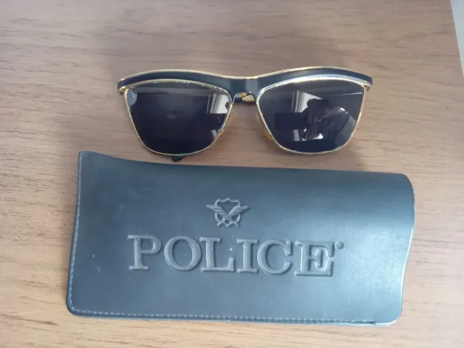 Óculos de sol italiano da marca police usado
