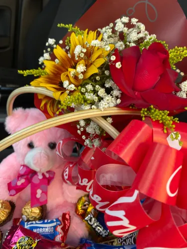 Buquês romântico , buquê de aniversário, buquês de rosas , cestas , cestas de namoro