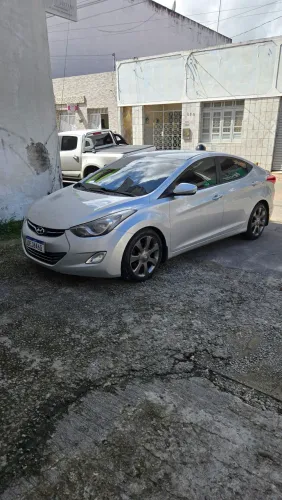 Hyundai Elantra GLS 1.8 16V Aut. 2012