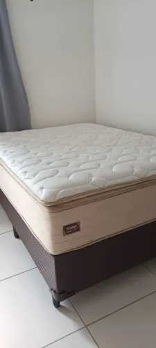 Base e colchão de casal molas ensacadas