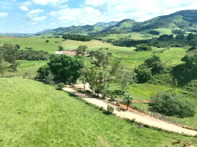 Magnífica Fazenda com 167 Hectares, Impecável! Terras Férteis em Senador José Bento/MG