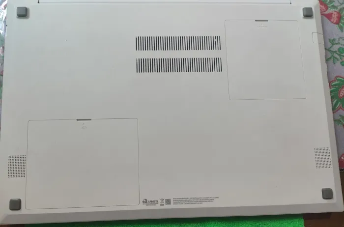 Kit 4 Pezinhos de Borracha/Apoio para Notebook Samsung Book (Todos os Modelos)