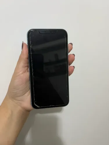 Vendo IPhone Xr, poucas marcas de uso. Bateria original, saúde da bateria 79%
